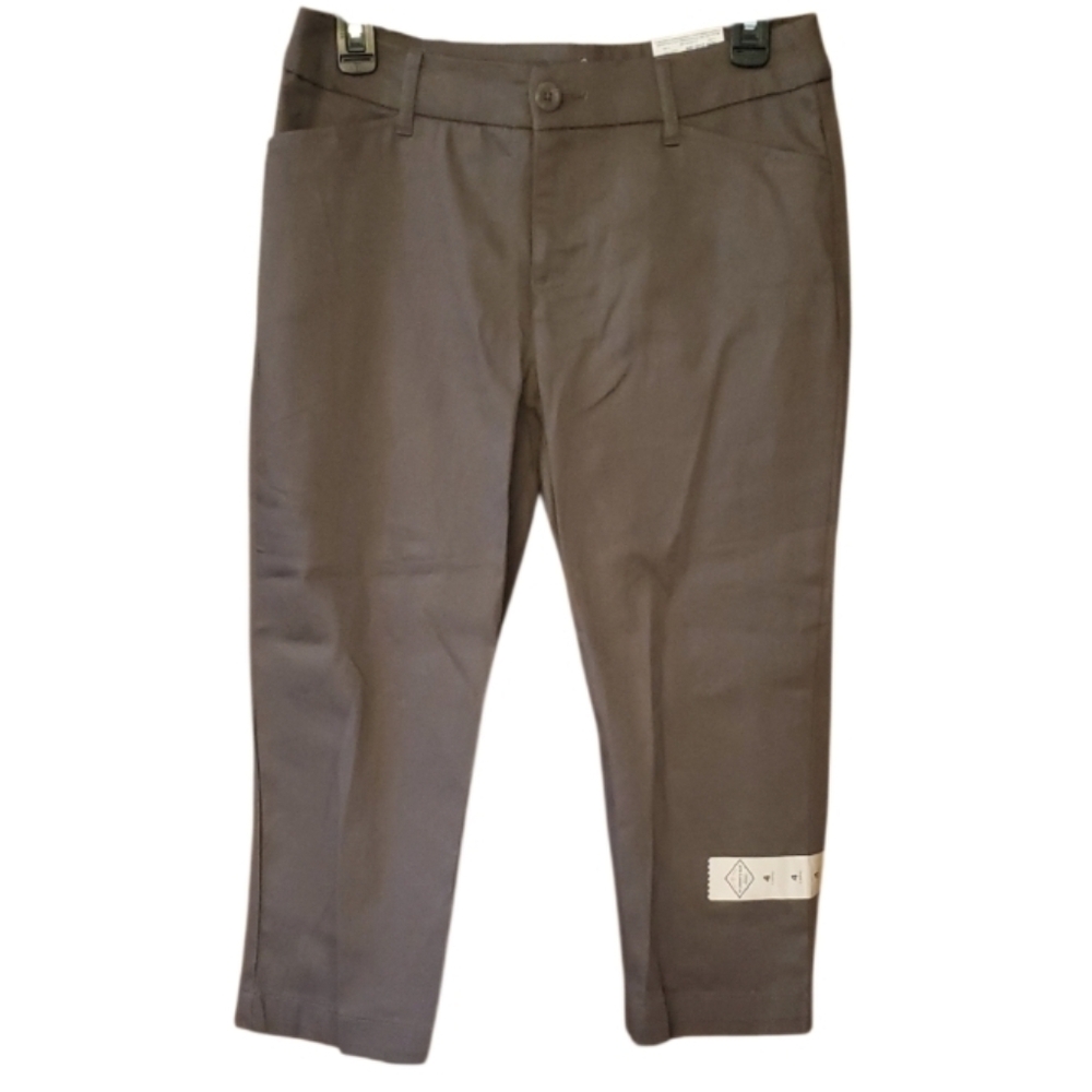 St. John's Bay Women's NWT Brown Capris Size 4